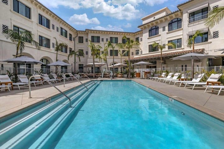 Cambria Hotel Calabasas - Malibu thumbnail